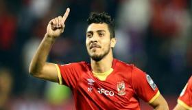 والد محمد شريف: نجلي وقع للزمالك.. ولم أكن مرتاحا رغم أنني مشجع له